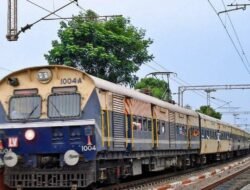 गणेशोत्सवासाठी कोकणात जाणाऱ्या चाकरमान्यांना दिलासा 34अतिरिक्त विशेष गाड्या, पनवेल-चिपळूणदरम्यान 30अनारक्षित मेमू फेऱ्या