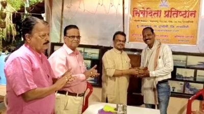 दापोली : पर्यावरणपूरक गणेश विसर्जन करणाऱ्या दापोलीतील नागरिकांचा निवेदिता प्रतिष्ठानतर्फे सन्मान