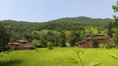 चिपळूण : स्वातंत्र्याला दशके उलटली, तरी तिवरे–गंगेचीवाडी नेटवर्कपासून वंचित नेटवर्क टॉवर उभारण्याची ग्रामस्थांची मागणी, मोबाईल नेटवर्कअभावी नागरिक त्रस्त