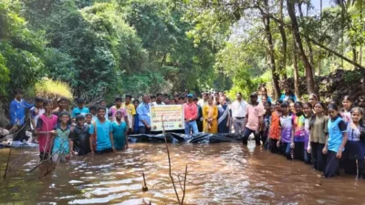 लांजा : विद्यार्थ्यांचे श्रमदान, जावडेत चार बंधारे उभारले! लांजा तालुक्यात पाणीटंचाईवर मात करण्यासाठी पुढाकार
