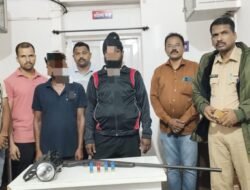 लांजा : जंगली श्वापदांच्या शिकारीसाठी दबा धरून बसलेल्या दोघांवर लांजा पोलिसांची कारवाई; 12 बोअरची बंदूक, चार जिवंत काडतुसे जप्त