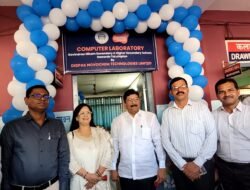 चिपळूण : सावर्डेच्या गोविंदराव निकम विद्यालयात आधुनिक संगणक कक्ष, Deepak Novochem Technologies Ltd. कडून 20 संगणकांचे योगदान, ग्रामीण विद्यार्थ्यांना डिजिटल शिक्षणाची संधी