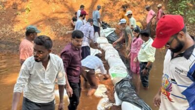 गुहागर : नरवणकरांचा जलसंधारणाचा निर्धार! अवघ्या अर्ध्या दिवसात श्रमदानातून दोन बंधारे, गावकऱ्यांची एकजूट